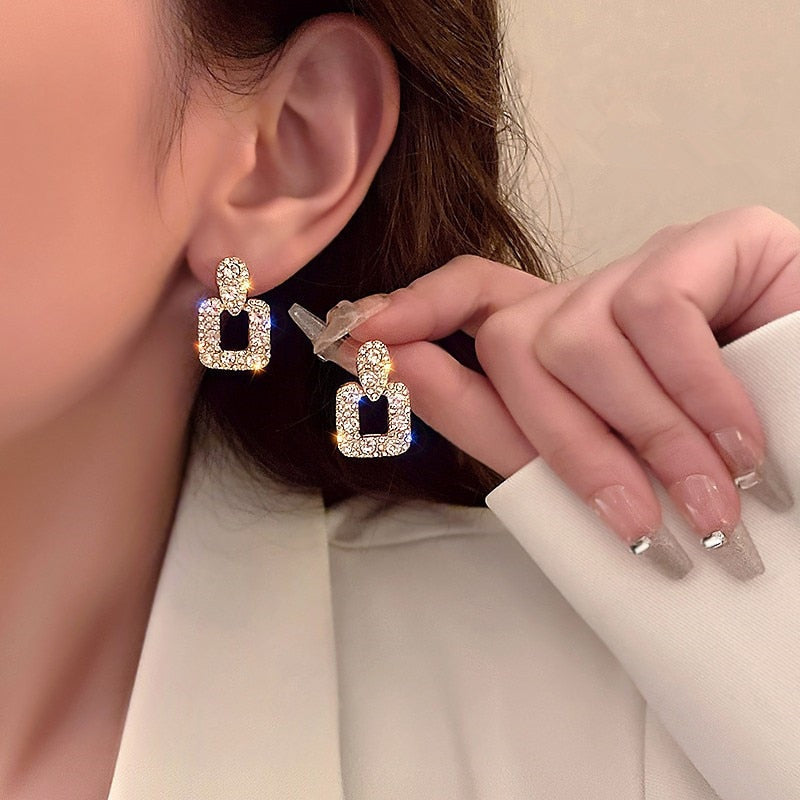 2025 Korean New Simple Temperament Circle Pearl Earrings Fashion Small Versatile Earrings  Jewelry